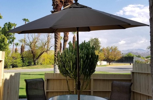 Palm Desert House | The weather is here, why aren't you? Tennis/Pickleball community, pool/spa