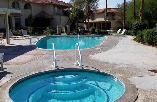 Palm Desert House | The weather is here, why aren't you? Tennis/Pickleball community, pool/spa