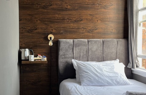 Gay Village Hotel | The Wellington Hotel Birmingham - Budget Hotel Near O2 Academy