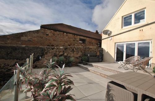 Anstruther House | The Wendy House-seafront cottage incredible views