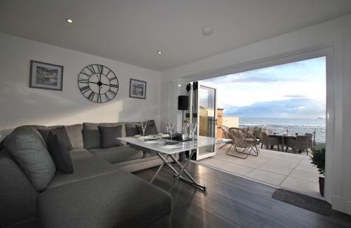 Anstruther House | The Wendy House-seafront cottage incredible views