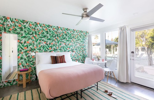 Tahquitz River Estates Hotel | The Wesley Studio 4 by AvantStay | Stylish Queen Studio w/BBQ & Patio!