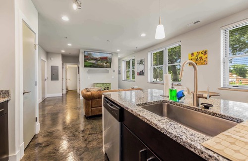 Roanoke Apartment | The West End Flats Downtown Free Parking