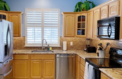 Jacksonville Beach House | The Whale | On-site parking 3 blocks to Jax Beach