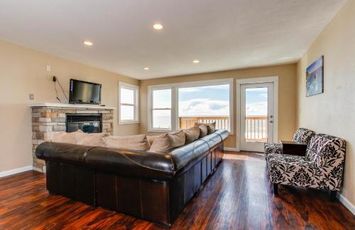 Lincoln City House | The Whale