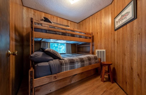 Grayling Cabin | The WhirlPool River Lodge