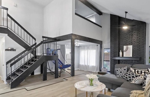 Lewisville House | The White Dove