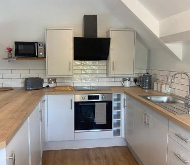 Alton Hotel | The White Hart Apartment Valley View