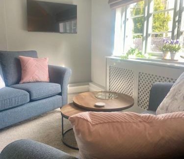 Alton Hotel | The White Hart Apartment Valley View