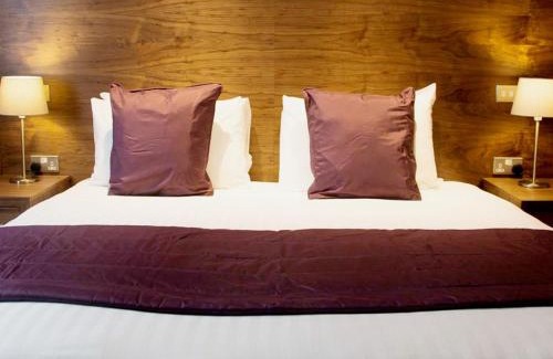 Swindon Hotel | The White Hart