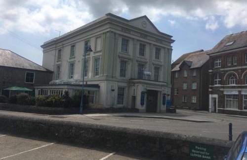 Hayle Hotel | The White Hart Hotel