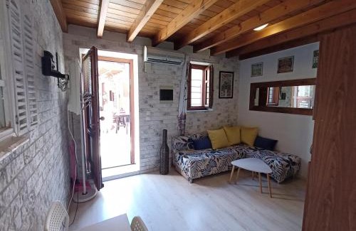 Rhodes Old Town Apartment | The White House of Rhodes