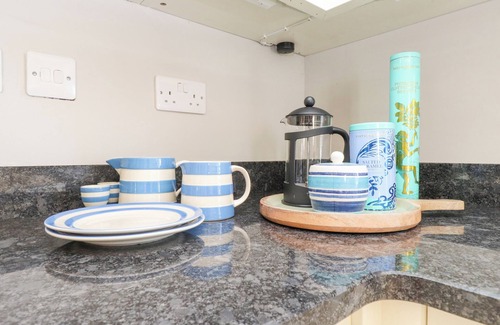 Llanbedrog Cottage | THE WHITE HOUSE, pet friendly, country holiday cottage in Llanbedrog
