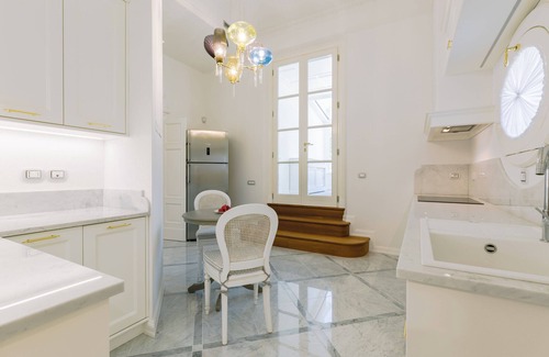 Empoli Villa | THE WHITE PEARL