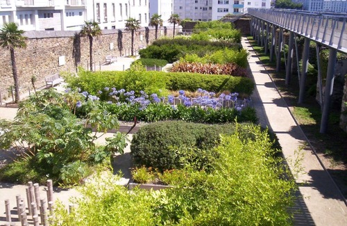 Rive Droite Apartment | The whole loc -Beautiful Bright Apartment -*WIFI 6*-