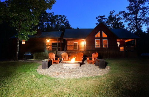 Broken Bow Cabin | The Wild Buck, A Secluded Cabin that Borders the National Forest