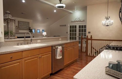St. Charles House | The Wild Rose Cottage in Historic Old St Charles