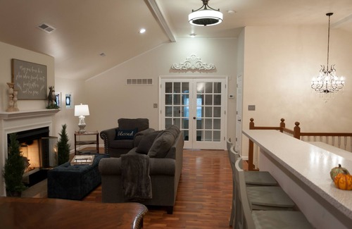 St. Charles House | The Wild Rose Cottage in Historic Old St Charles