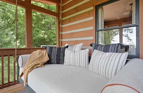 Blue Ridge House | The Wildflower: Mountain Views, Sauna, Hot Tub, Game Room, Fire Pit, Sleeps 12