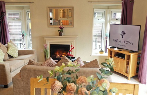Tunstall Cabin | THE WILLOWS, pet friendly in Catterick, North Yorkshire
