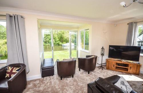 Wroxham House | The Willows Wroxham