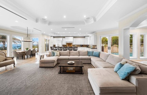 Lauderdale Beach Villa | The Windsor House | Oceanfront | Luxury Villa