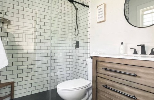 Winston - Salem House | The Winston House | Modern 3BR