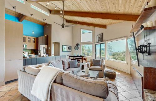 Sea Ranch House | The Wolf House