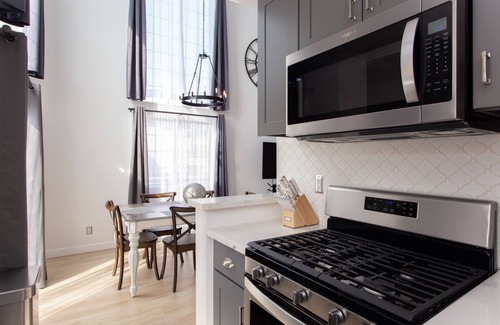 Pico Apartment | The "Wood & Iron Loft"