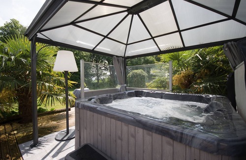 Mur-de-Bretagne House | The Wooden Jewel and Its Wellness Area