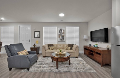 Grogan's Mill Apartment | The Woodlands 2 Full beds/Baths!