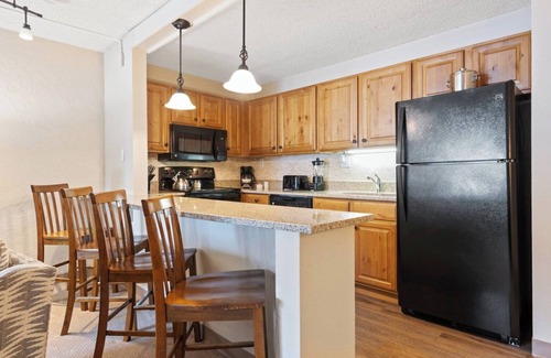 Vail Resort | The Wren 5 Star resort Walk to lift 1 Bdr 1 Ba sleeps 4 Vail 2024