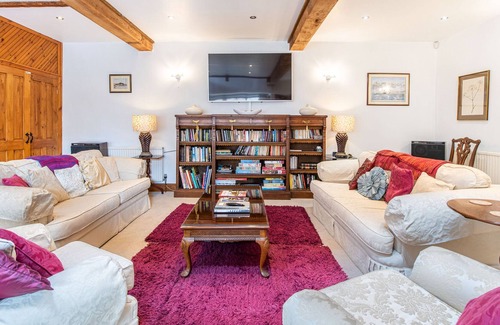 Peterstow Cottage | THE WREN'S NEST, family friendly, with a garden in Ross-On-Wye