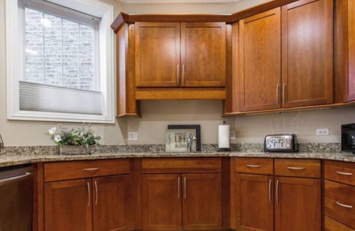 Wrigleyville House | The Wrigleyville VIP- 200 steps to Wrigley- Super Clean!