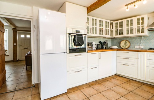 Dawlish Cottage | THE YELLOW HOUSE, 13 KING STREET, family friendly in Dawlish