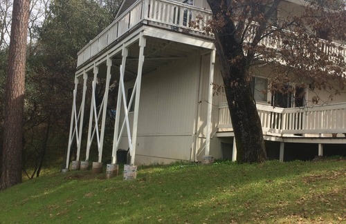 Groveland House | The Yosemite falls are flowing and the lake is full, come and enjoy.