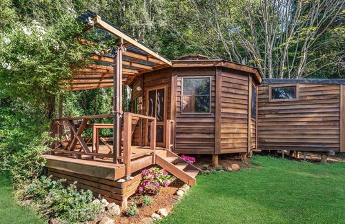 Bellawongarah Cabin | The Yurt at Lothlorien