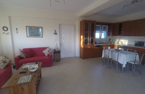 Roumeli Cottage | Thea House near The Sea
