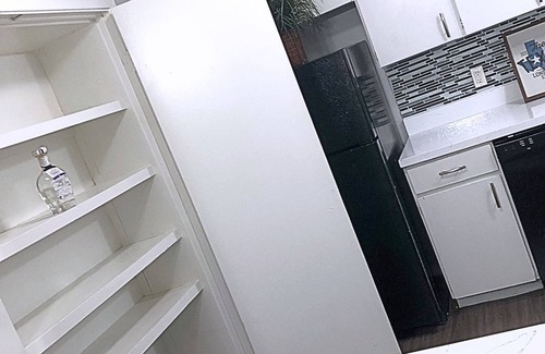 Denton Apartment | Theater apartment/DENTON/POOL/GYM/FREE PARKING