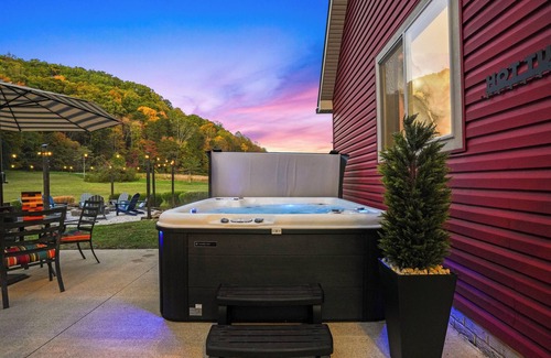 Rockbridge House | Theater-Pond-Game Room-HeatedPool~SpeakEasy