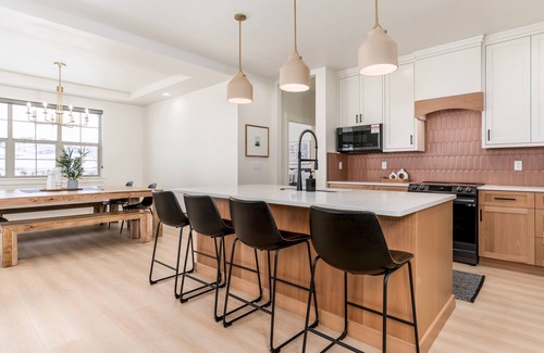 Lava Hot Springs House | Theater, Shuffleboard, Arcade! New Home Downtown Lava Sleeps 20+