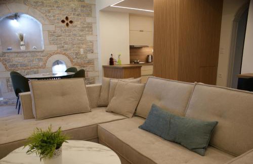 Omales Apartment | Thelea Mani