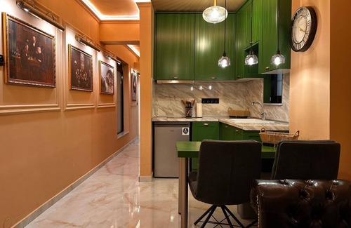Thessaloniki City Centre Apartment | TheManorNM - Luxurious baroque apartment with terrace 1min from the White Tower