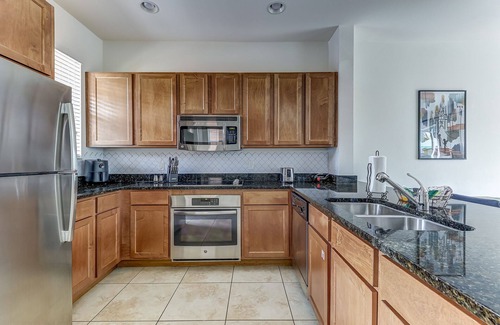 Kissimmee House | Themed home - Private Spa and Patio - 5 mins to Disney - Walk to Old Town