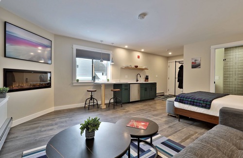 Killington Condo | There Will Be Snow w/Kitchenette, WiFi, TV, Fireplace. Close to Resort on the Shuttle Route