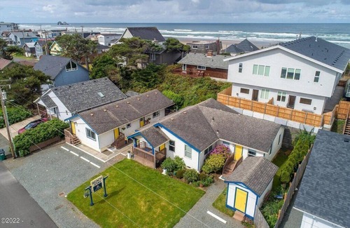 Rockaway Beach Apartment | This apartment is a 1 bedroom(s), 1 bathrooms, located in Rockaway Beach, OR.