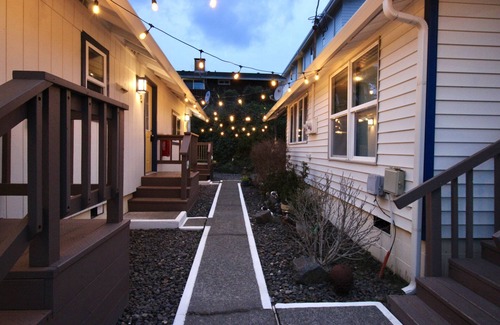 Rockaway Beach Apartment | This apartment is a 1 bedroom(s), 1 bathrooms, located in Rockaway Beach, OR.