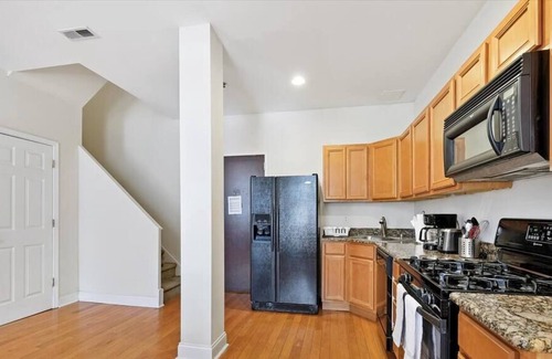 Northern Liberties Apartment | This apartment is a 2 bedroom(s), 2 bathrooms, located in Philadelphia, PA.