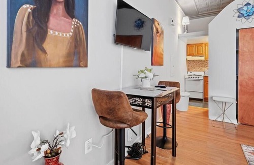 Graduate Hospital Apartment | This apartment is a 1 bedroom(s), 1 bathrooms, located in Philadelphia, PA.