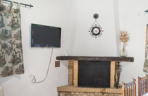 Prado del Rey House | This beautiful cottage in the countryside near Prado del Rey offers a dreamlike view.
